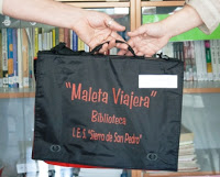 Maletas viajeras y e-readers en casa