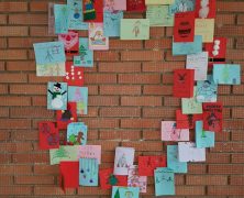 Christmas navideños realizadas en la biblioteca  por las Teachers del Colegio