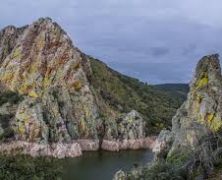 DÍA DE LA BIBLIOTECA: La leyenda de «El Salto del Gitano» de Monfragüe